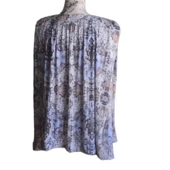Free People sleeveless blue mites top. Size large GUC - Picture 2 of 5